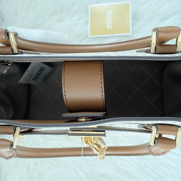 MICHAEL KORS Hamilton Medium Vanilla Monogram Signature Crossbody NS Tote $558 - Picture 11 of 13